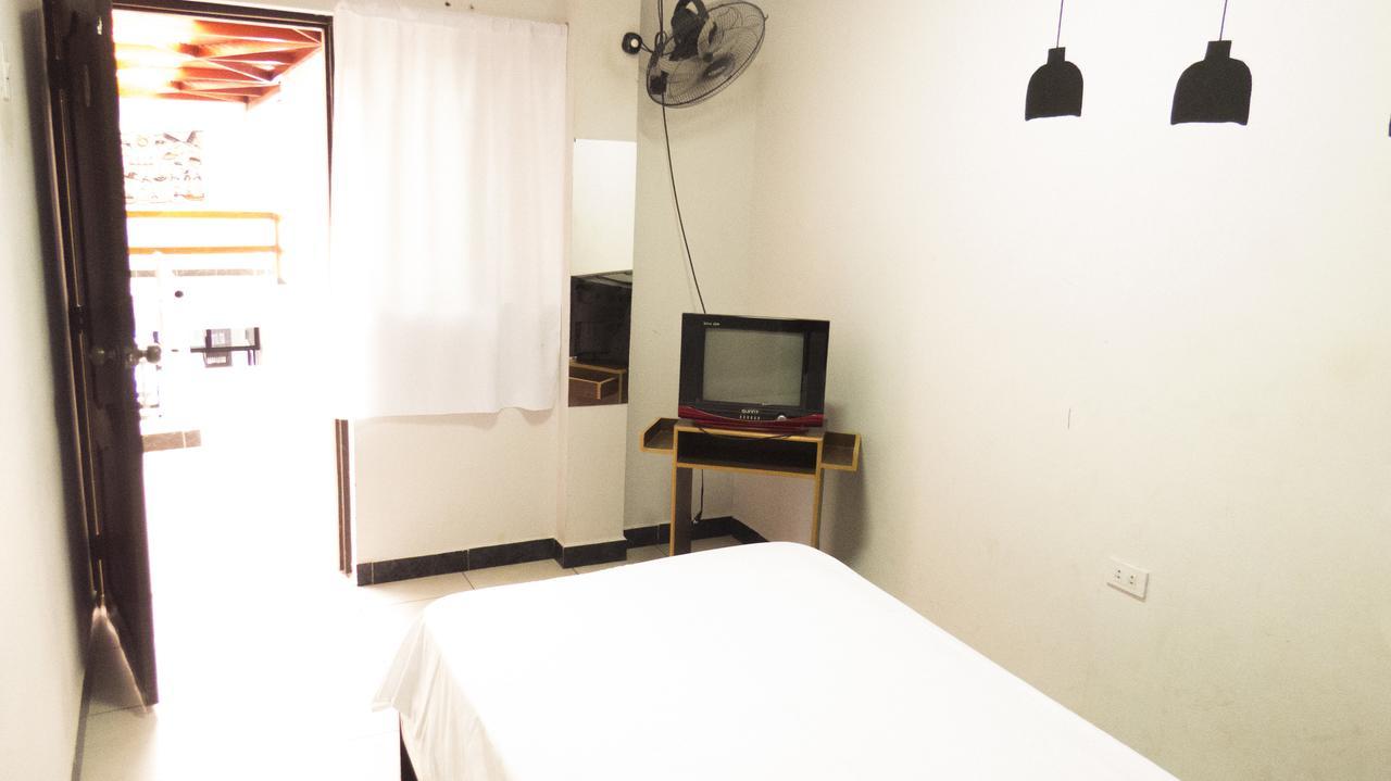 טומבס Jer'S Hostal מראה חיצוני תמונה