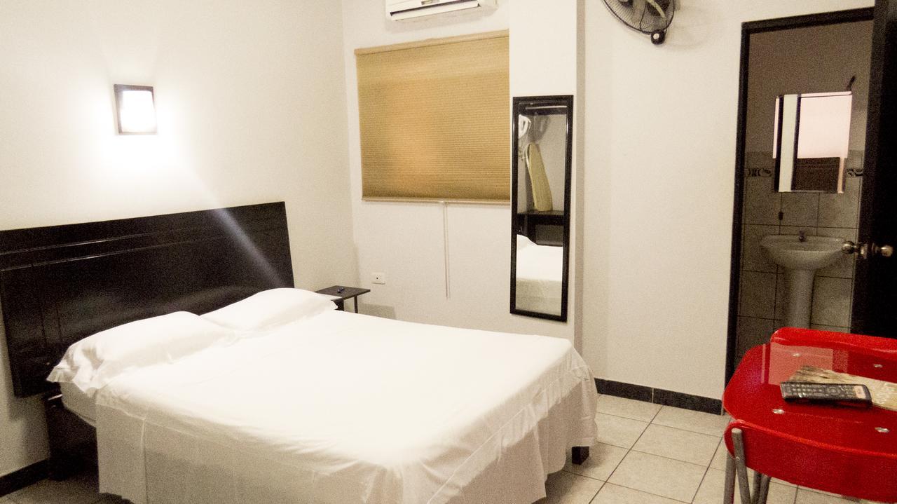 טומבס Jer'S Hostal מראה חיצוני תמונה