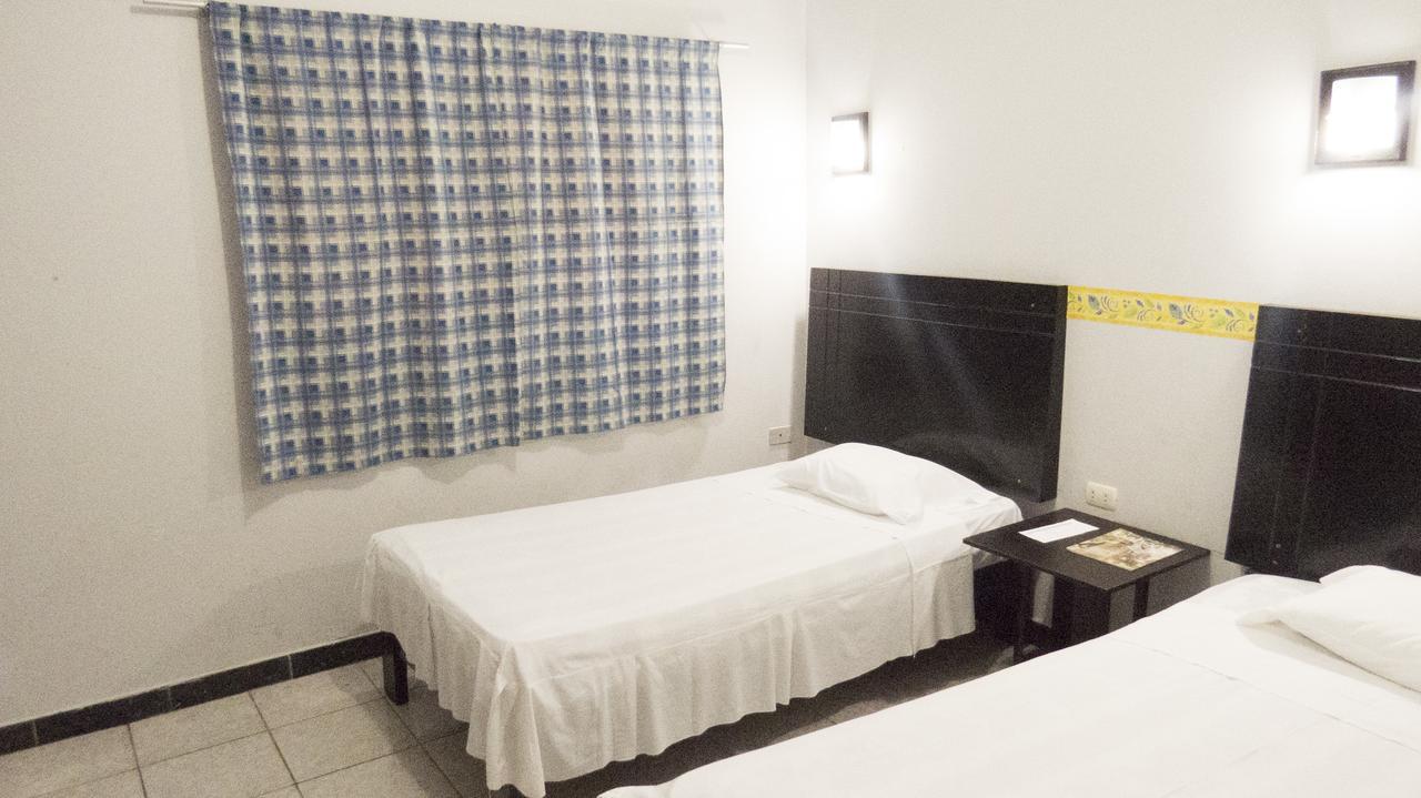טומבס Jer'S Hostal מראה חיצוני תמונה