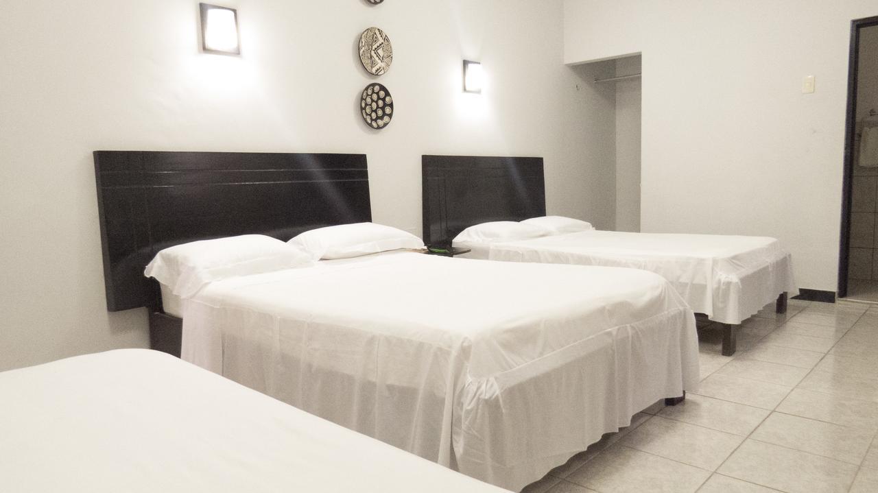 טומבס Jer'S Hostal מראה חיצוני תמונה