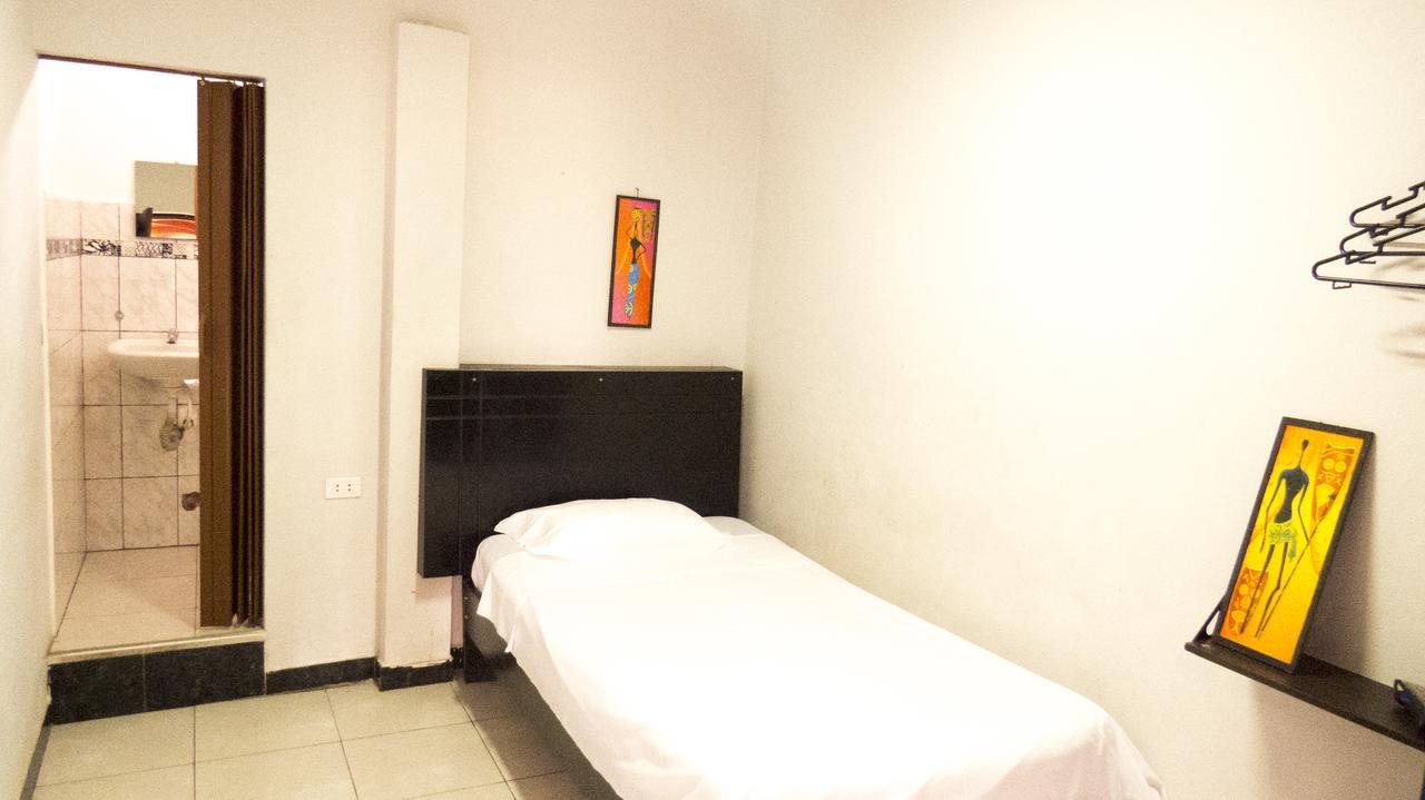 טומבס Jer'S Hostal מראה חיצוני תמונה