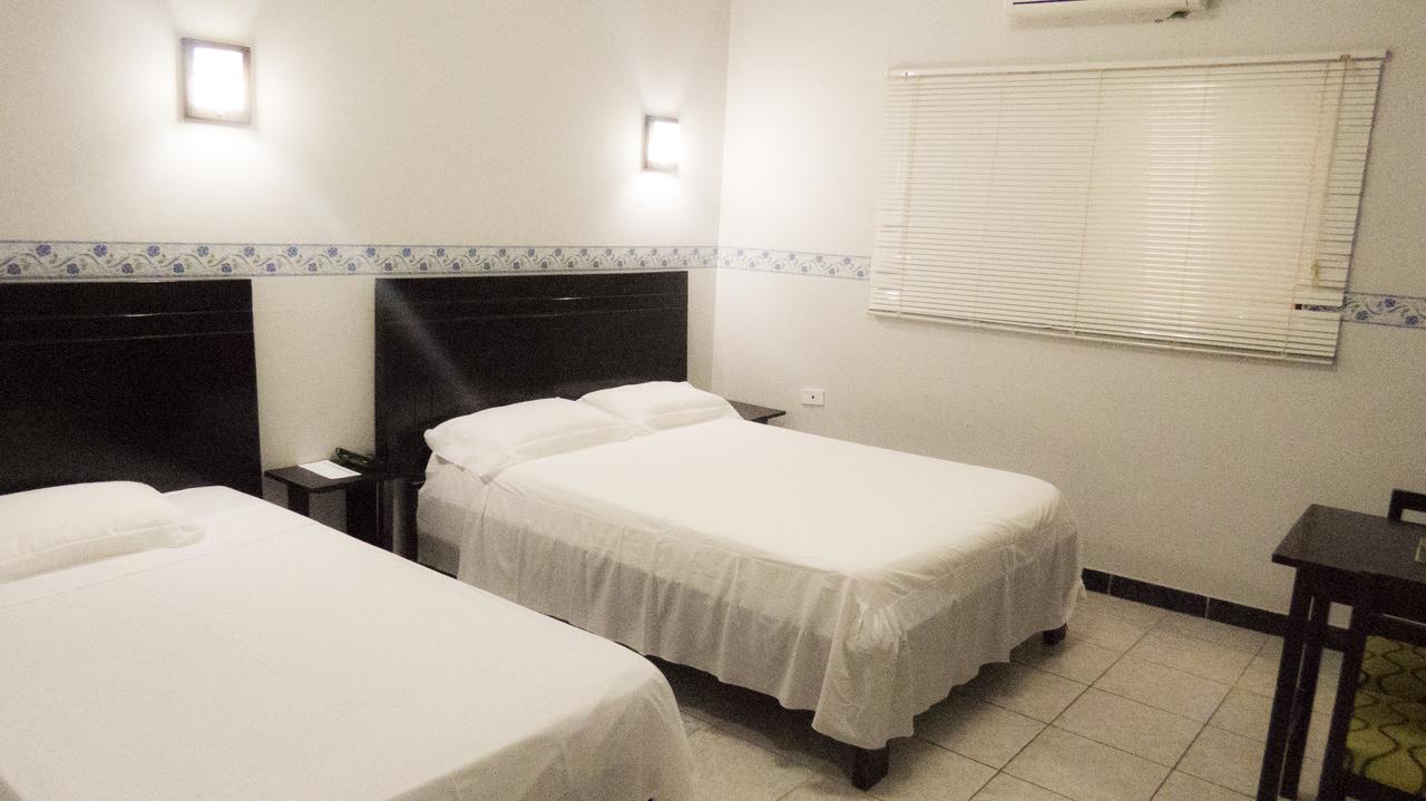 טומבס Jer'S Hostal מראה חיצוני תמונה