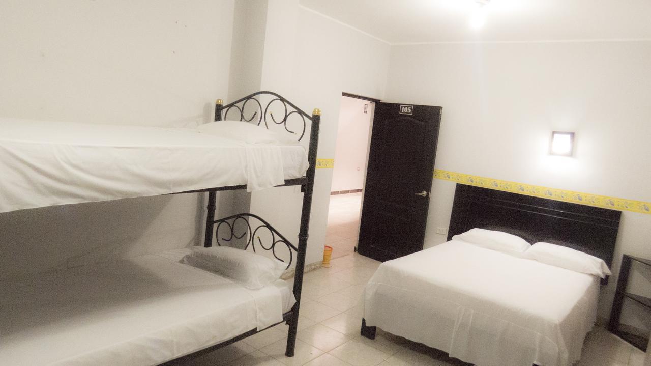 טומבס Jer'S Hostal מראה חיצוני תמונה