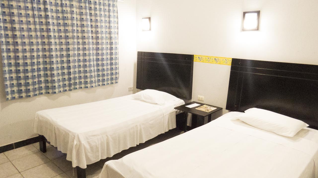 טומבס Jer'S Hostal מראה חיצוני תמונה
