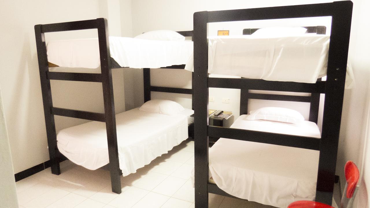טומבס Jer'S Hostal מראה חיצוני תמונה
