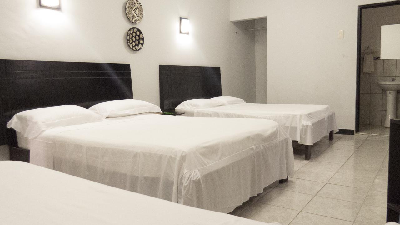 טומבס Jer'S Hostal מראה חיצוני תמונה
