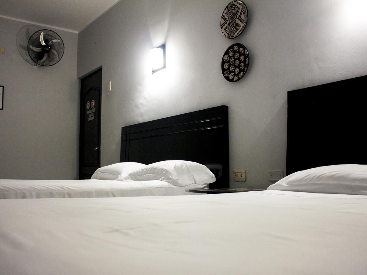 טומבס Jer'S Hostal מראה חיצוני תמונה